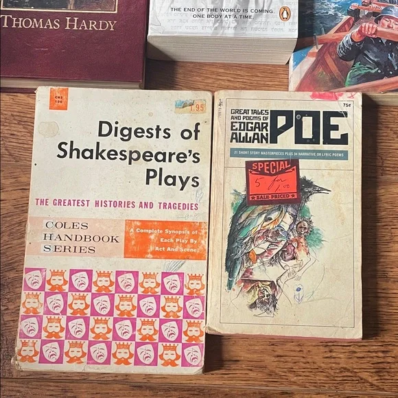 Assorted Novel Collection - Picture 2 of 6